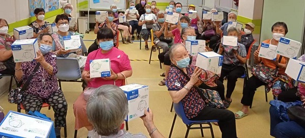 1676539982911397.jpg 將援助物資派發給老人和青少年 (1) - 600.jpg