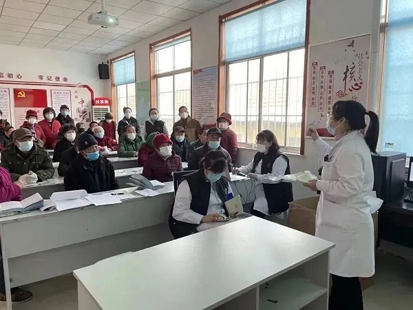 2 關愛老人系列活動照片 (5).jpg