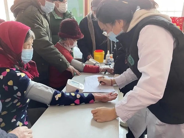 3 關愛老人系列活動照片 (6).jpg