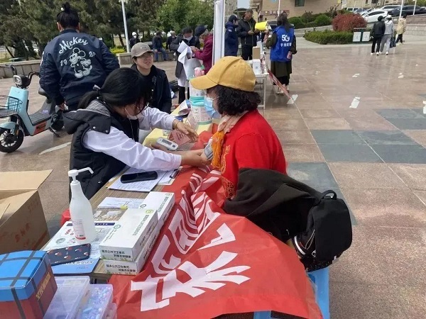 4 關愛老人系列活動照片 (7).jpg