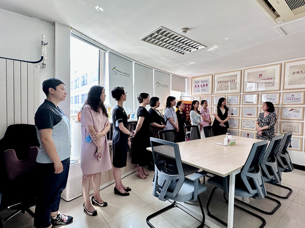 1687346327839235.jpg 02-1參會人員參觀人口基金會榮譽室及外環境_副本.jpg