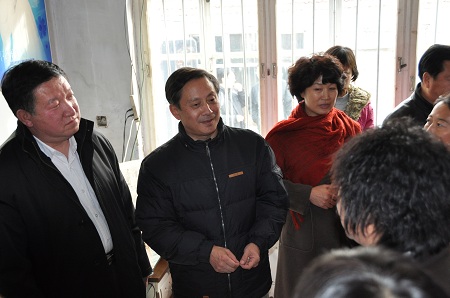 藍(lán)野副秘書(shū)長(zhǎng)與王博識(shí)副主任一行走訪鄉(xiāng)村計(jì)生專干