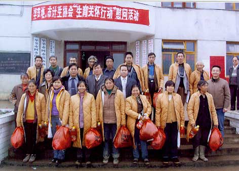 無私的愛溫暖貧困母親的心 2.jpg