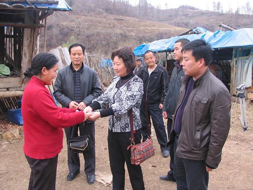 撫松縣計生協開展集資幫扶貧困母親活動 4.jpg