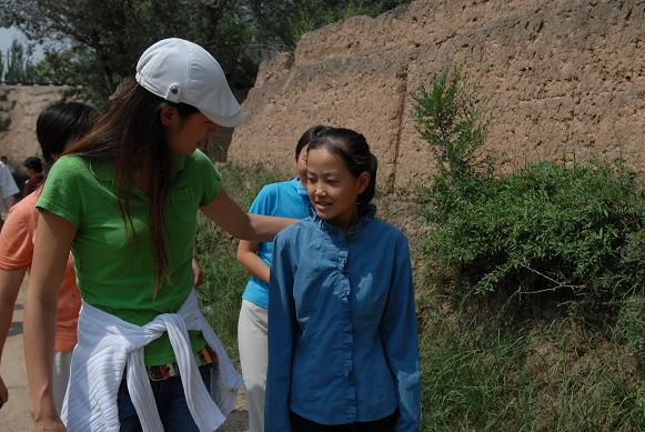 幸福工程扶貧西部行之十一——馬艷麗甘肅認回個“干女兒”.jpg
