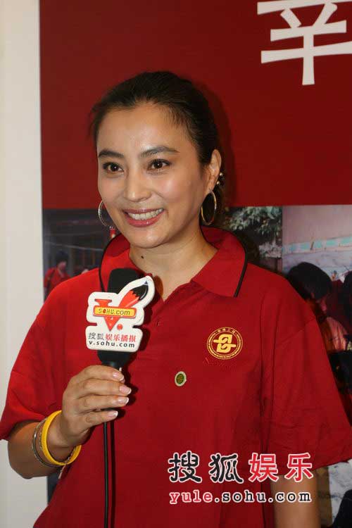 明星媽媽傾情錄制幸福工程主題曲《牽著你的手》 16.jpg