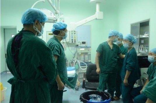 9.手術現場.jpg