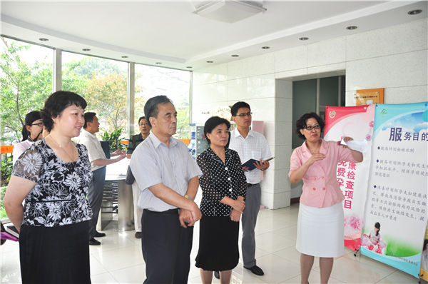 考察河西區人口家庭公共服務中心.jpg