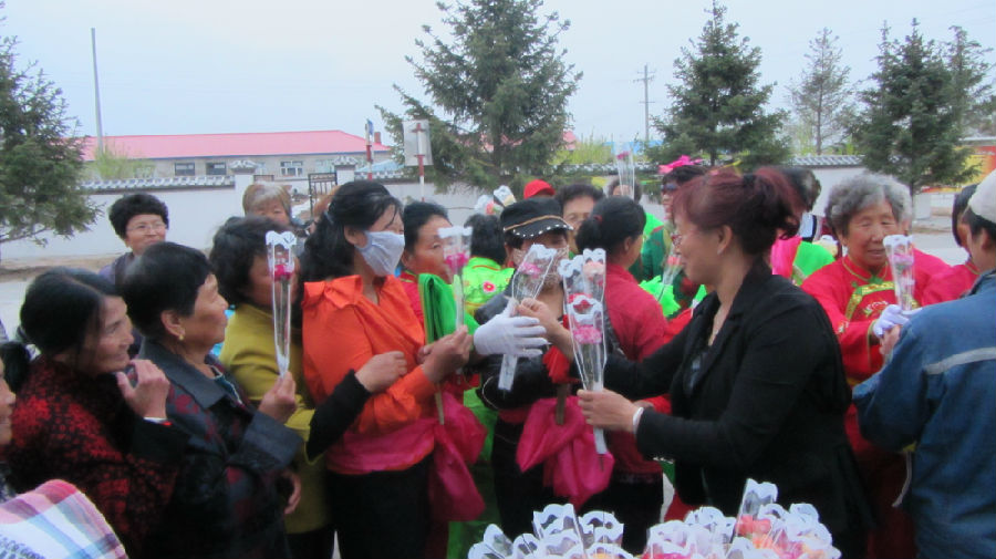 齐种免费送上鲜花 祝福母亲节快乐.jpg