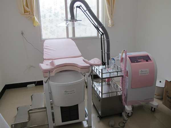 本次义诊捐赠的治疗仪设备.jpg