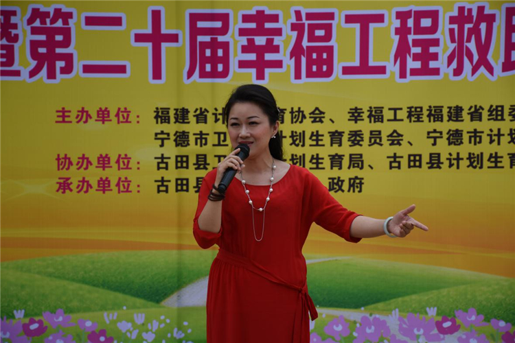 1467335218452177.jpg 大橋鎮計生協會會員傾情歌唱《母親》.jpg