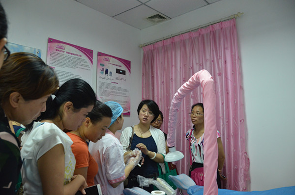 1472438340121973.jpg 16學員前往坂田街道計生服務中心考察學習_副本.jpg