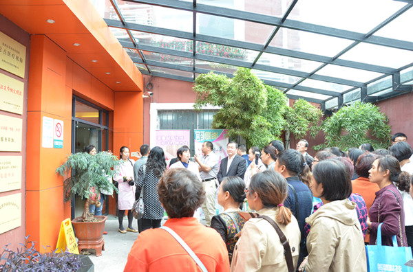 9 參訓學員參觀拱墅區婦幼保健計劃生育服務中心_副本.jpg