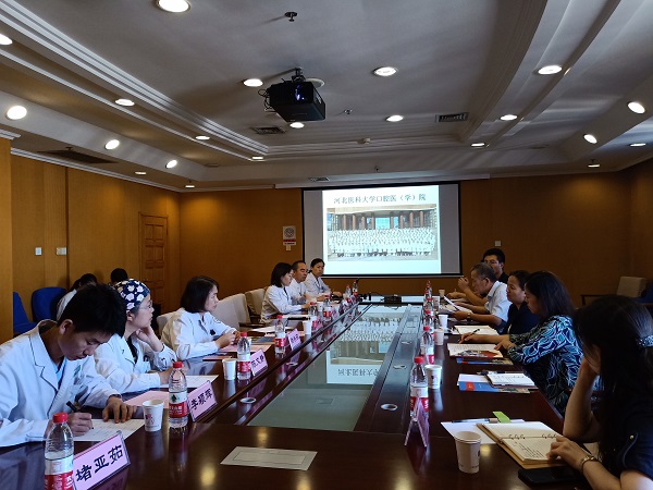 座談會現(xiàn)場 - 副本.jpg