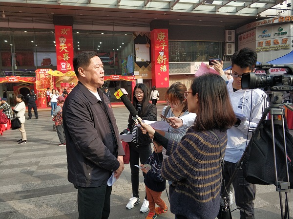 1578473641115880.jpg 圖10、段建華理事長接受媒體采訪.jpg